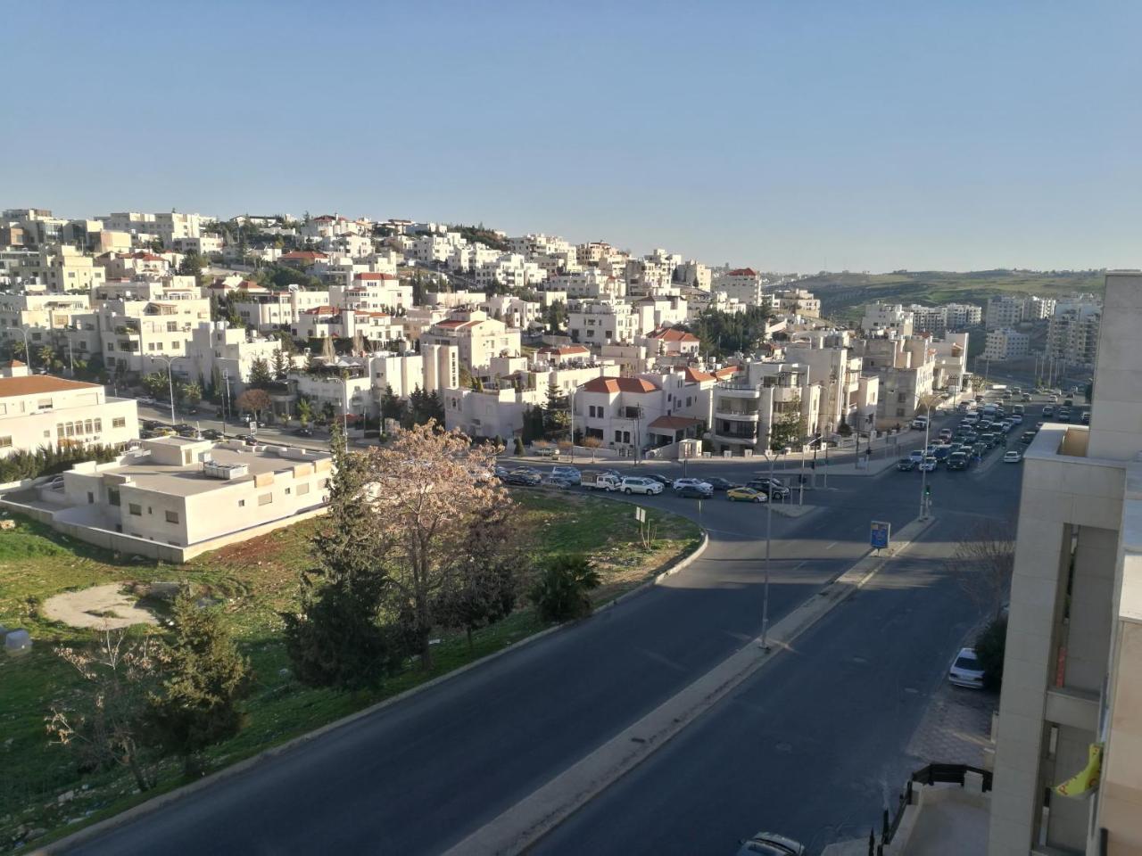 Dair Ghbar Gate Apartments Amman Exterior photo